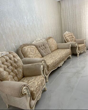 химчистка дивана: İşlənmiş, Divan, 2 kreslo, Bazasız, Açılmayan