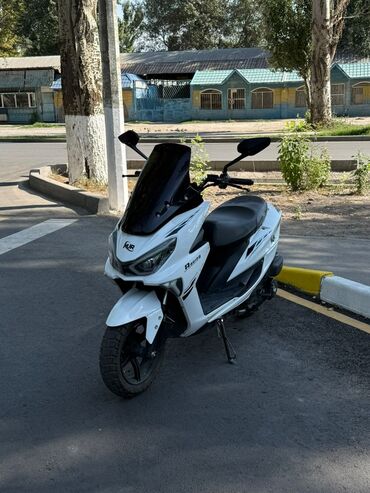 купить трехколесный скутер для взрослых: Макси скутер Yamaha, 150 куб. см, Бензин, Б/у