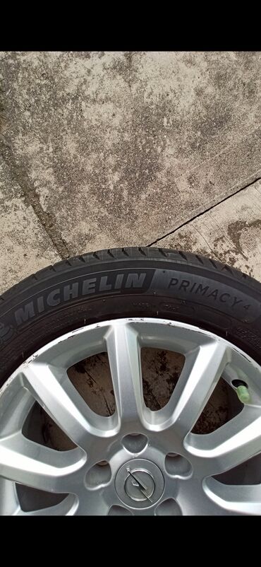 Gume i felne: -Letnje Gume-Michelin Primacy 4, 205/55 R16 -Šara odlična, nisu — 4
