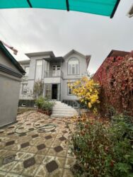 джалал абад дома: 100 м², 8 комнат, Евроремонт