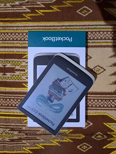 PocketBook 633 Color elektron kitab oxuyucusu. Kompakt dizaynı ilə