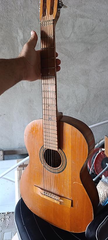 stradivarius: Gitara qədimi, bütün simleri var — 3