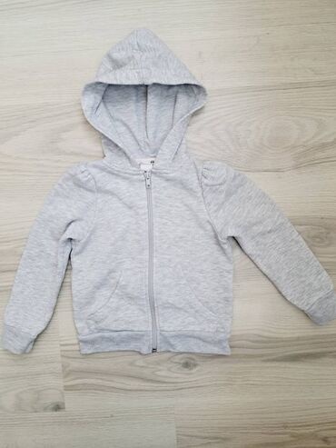 crno sivi tech fleece: H&M, With hood, 98-104