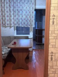 квартира бактуу долоноту: 2 бөлмө, Кыймылсыз мүлк агенттиги, Чогуу жашоосу жок, Толугу менен эмереги бар