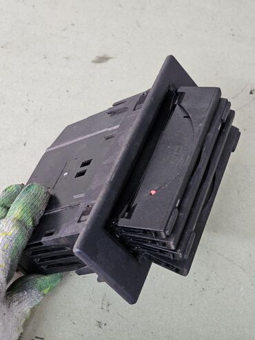 Другие детали салона: Бардачок для CD дисков, Opel Astra G, 2000г.в. Бокс для хранения — 9