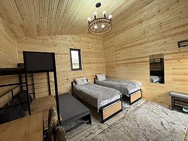 Посуточная аренда комнат: Гостевой номер в современном барн хаусе Цена за человека 1200 сом — 5