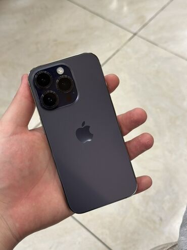 Apple iPhone: IPhone 14 Pro, Б/у, 128 ГБ, Deep Purple, Защитное стекло, Чехол, Кабель, 85 %