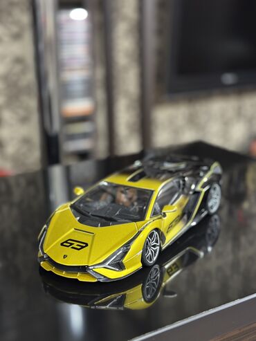 oyuncaq masinlar 07: Oyuncag deyil 1:18 olcude diecast Lamborghini Sian Barter olur 1:18