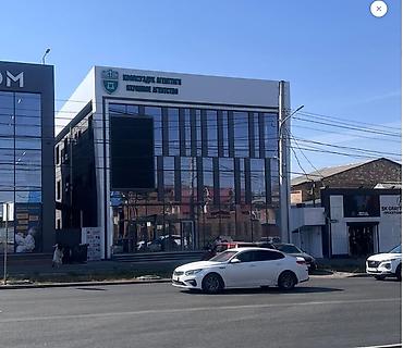 Сдаю Офис целиком: 254 м², С ремонтом, Первая линия