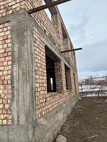 Продажа коттеджей и домов: КАРАКОЛ! 15 соток! Недостроенный дом! Характеристики: - — 1