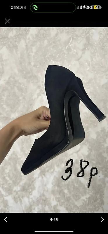 Кроссовки и спортивная обувь: Обувь женская, покупала в Италии/Дубаи, размер 37-38, цены от 100 до — 23