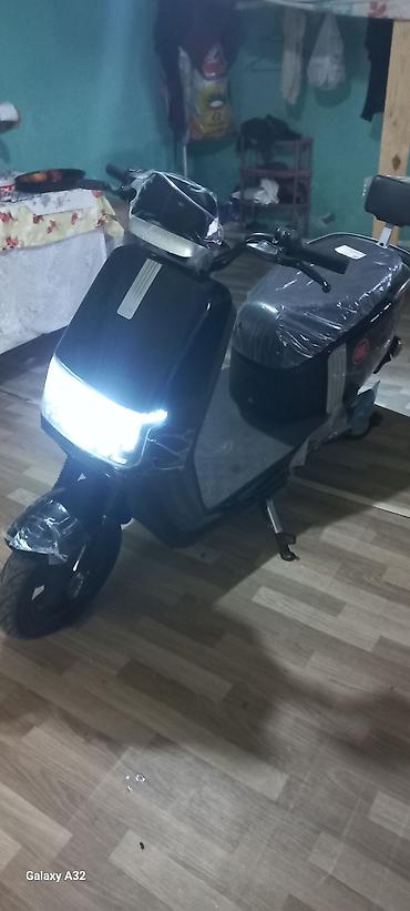 Mopedlər,skuterlər: Elektrik skuter - Şəhər daxili hərəkət üçün kompakt və səssiz — 5