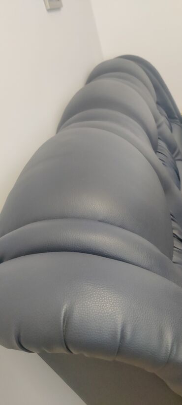 Ostali nameštaj: Na prodaju trosed i dve fotelje, teget boja, trosed je na razvlacenje — 11