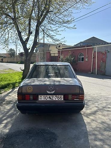 mercedes 180 b: Mercedes-Benz 190 (W201): 2 l | 1991 il Sedan — 2