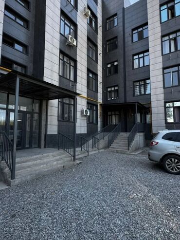 срочно продаётся 1 комнатная квартира в районе ошского рынка по улице молодая гвардия токтогула: Сдан, Элитка, 3 комнаты, 82 м²