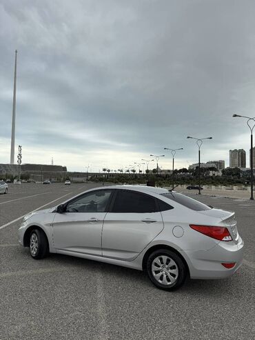 oturacaq uzlukleri: Hyundai Accent: 1.4 l | 2017 il Sedan