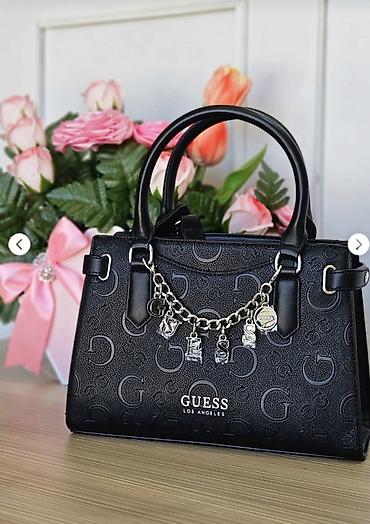 Çantalar: GUESS Los Angeles qadın çantası – 155€ - Rəng: qara - Material — 3