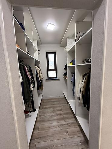 Продажа коттеджей и домов: СРОЧНО ПРОДАЕТСЯ.Просторный 2-этажный частный дом. Имеются пристройки — 11