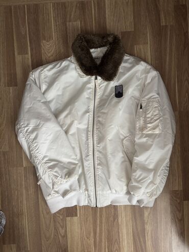 LDV: Ağ rəngli unisex bomber gödəkçə - Brend: JOHN & GEE (etiketdə