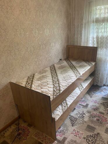 кровпть: Кровать сатылат 2 штук за 7 тысяч сом,1 адамдык кровать 2 штук почти