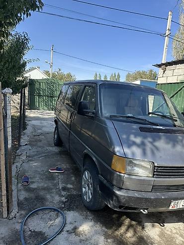 серая 2: Volkswagen Transporter: 1996 г., Фургон — 3