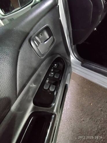 Mitsubishi: Mitsubishi Lancer: 2006 г., 1.6 л, Механика, Бензин, Седан at lalafo.kg — 12 Mitsubishi: Mitsubishi Lancer: 2006 г., 1.6 л, Механика, Бензин, Седан — 12