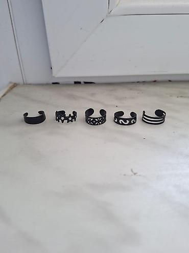 Aksesuarlar: Qara metal tənzimlənən üzük dəsti – 5 ədəd - Material: qara üzük — 2