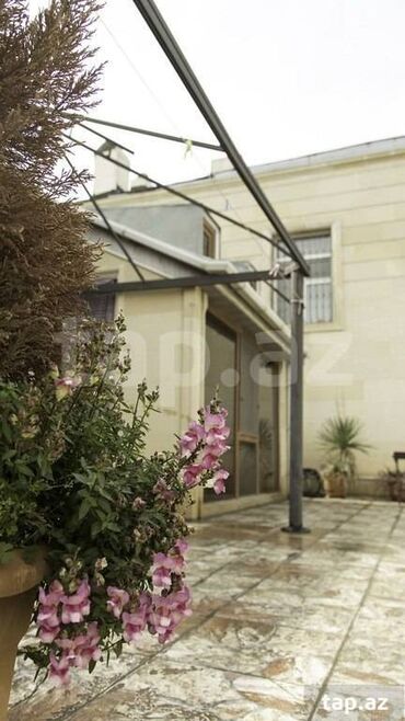 Uzunmüddətli kirayə mənzillər: ŞƏHƏRİN MƏRKƏZİNDƏ GENİŞ MƏNZİL KİRAYƏ VERİLİR Ümumi sahə: 250 m² — 21