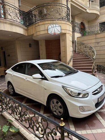 фольксваген поло новый кузов комплектации: Hyundai Accent sedan – ağ rəng, 4 qapı, şəhər üçün rahat və ekonomik