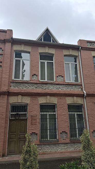 1 комнатная студия: Telebelere – 3otaqlı hündür tavanlı mənzil Planlaşdırma: - Geniş — 9