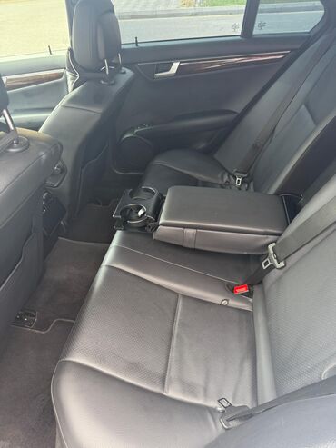 Mercedes-Benz: Mercedes-Benz C-Class: 1.8 l | 2014 il Sedan — 5