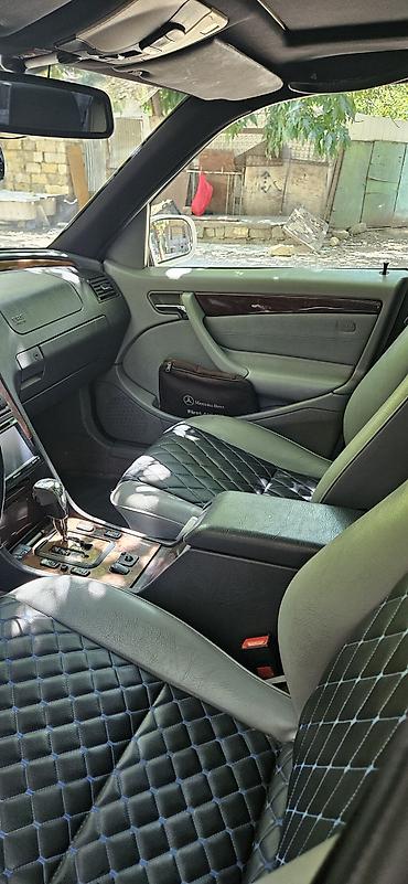 e39 rul: Mercedes-Benz C sinfi sedan (W202) – ağ rəngli, avtomatik ötürmələr — 9