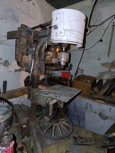Токарные станки: Токарный станок. Рабочий, не большой (самодельный, не заводской) В — 6