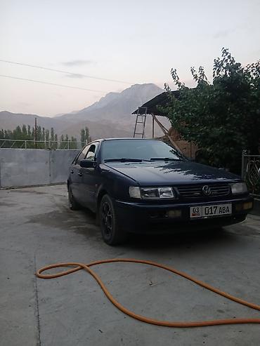 бишкек мотоцикл: Volkswagen Passat: 1994 г., 2 л, Кол менен иштөөчү, Седан — 3