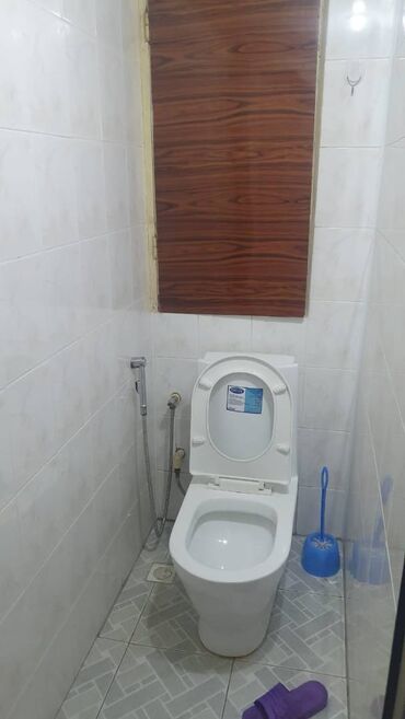 Uzunmüddətli kirayə mənzillər: Kohne gunesli,Mega storenin yanında,9 mərtəbənin,4-cü mərtəbəsində,3 — 8