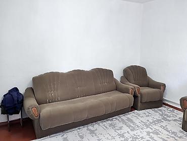 тумба в офис: 🛋️ Продам мягкий комплект — 5 000 сом Продаю диван и 2 кресла. 💰 — 2