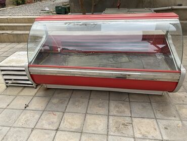 market ucun soyuducular: Soyuducu vitrin - Ön tərəfi tam şüşəli, qabarıq vitrin: məhsulu