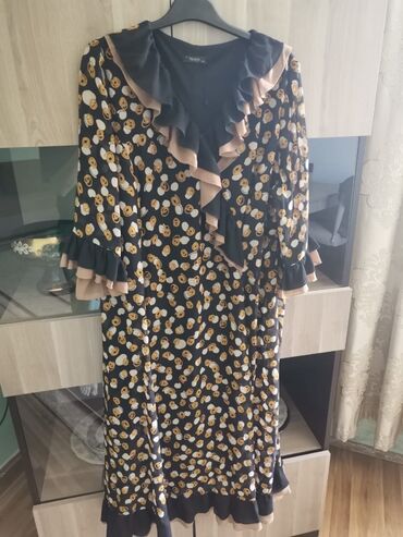 elbiseler: Olcu 50.Unvan:Nerimanov.Yeni
