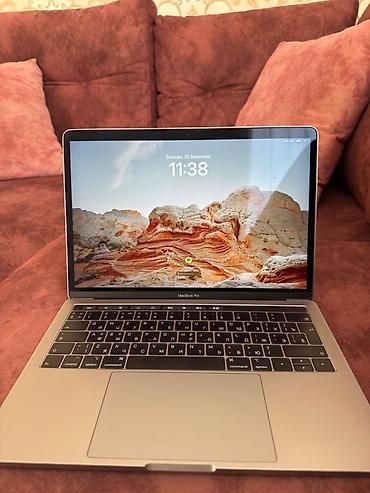Apple MacBook: İşlənmiş Apple MacBook, 13.3 ", Apple M1, 256 GB — 1