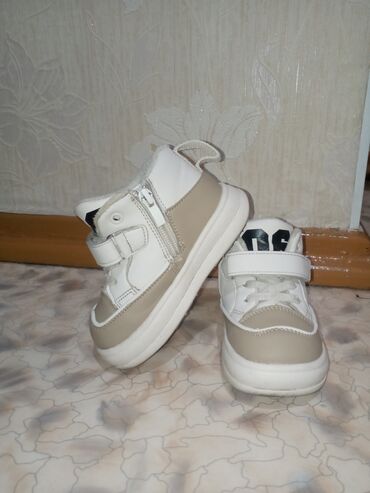 Детская обувь: ✨Всё за 500 сом!!! Ботинок на флисе 25 размера, подходит на 24 — 4