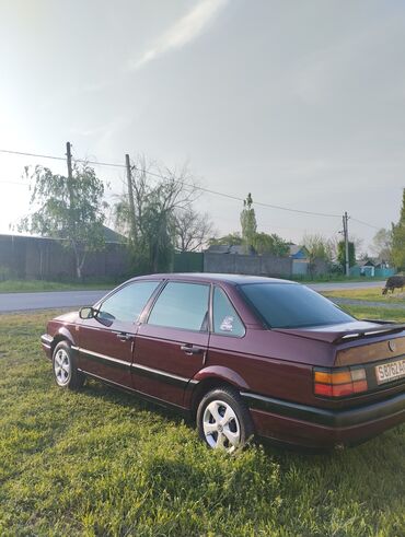 ���������������� ������������: Volkswagen Passat: 1990 г., 1.8 л, Механика, Бензин, Седан