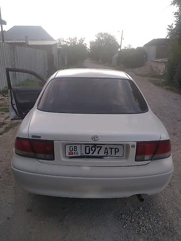 мазла: Mazda 626: 1992 г., 1.8 л, Механика, Бензин, Седан — 7