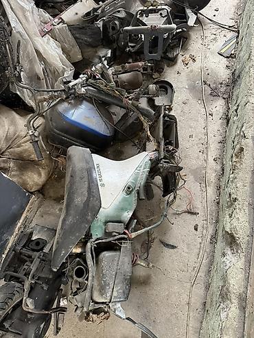 Мотозапчасти и аксессуары: Запчасти для скутера Состав: Продаю запчасти на Хонда Дио 28 at lalafo.kg — 9 Мотозапчасти и аксессуары: Запчасти для скутера Состав: Продаю запчасти на Хонда Дио 28 — 9