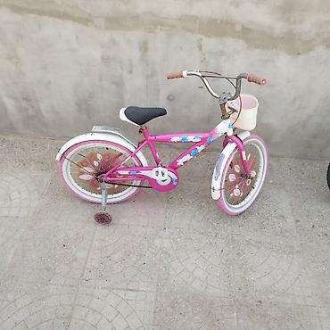 velosiped sidenya: Uşaq velosipedi – qızlar üçün dekorativ çiçək naxışlı, çəhrayı-ağ — 1