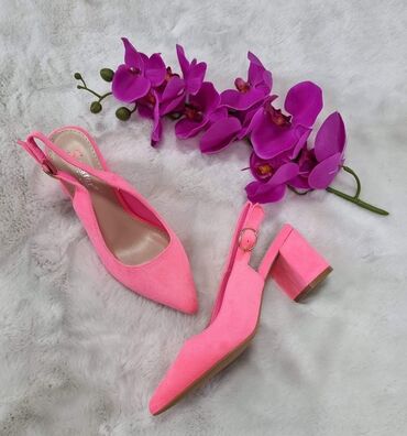 Sandale: 36-41 1700 — 15