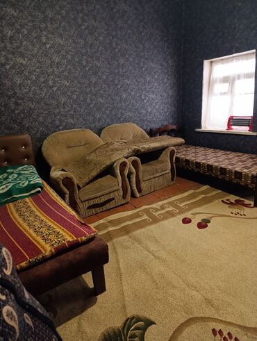 qaracuxurda heyet evleri kiraye: Azadlıq inqilabın kəsişməsində 1 otaqlı ev kirayə verilir .(obşi heyet