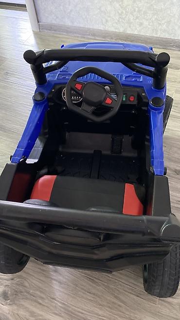 günəş panel: Uşaq üçün elektrikli minik avtomobili – mavi rəngdə off-road stildə — 3