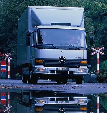 karavan maşınlar: Mercedes-Benz Atego yük maşını – qapalı furqon - Marka/model — 2