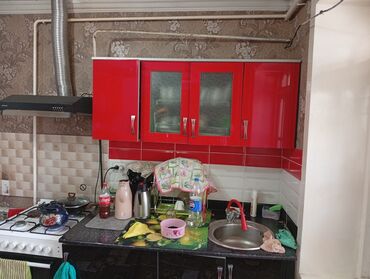 мебель в бишкеке: Кухонный гарнитур, Б/у, цвет - Красный, Самовывоз at lalafo.kg мебель в бишкеке: Кухонный гарнитур, Б/у, цвет - Красный, Самовывоз
