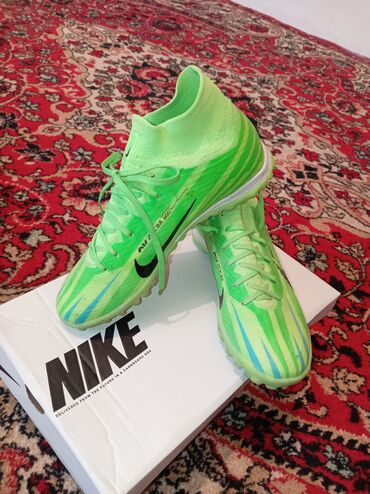 футбольный бутс: Футбольные бутсы Nike (линейка Mercurial/Zoom Air, расцветка “MDS”)
